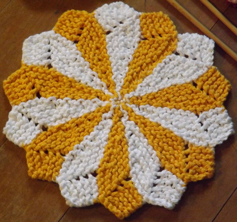 Knit flower dish cloth